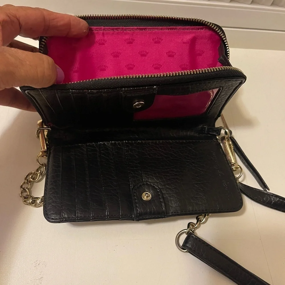 JUICY COUTURE • WALLETS AND CARDHOLDERS. Beautiful wallet with big logo in top